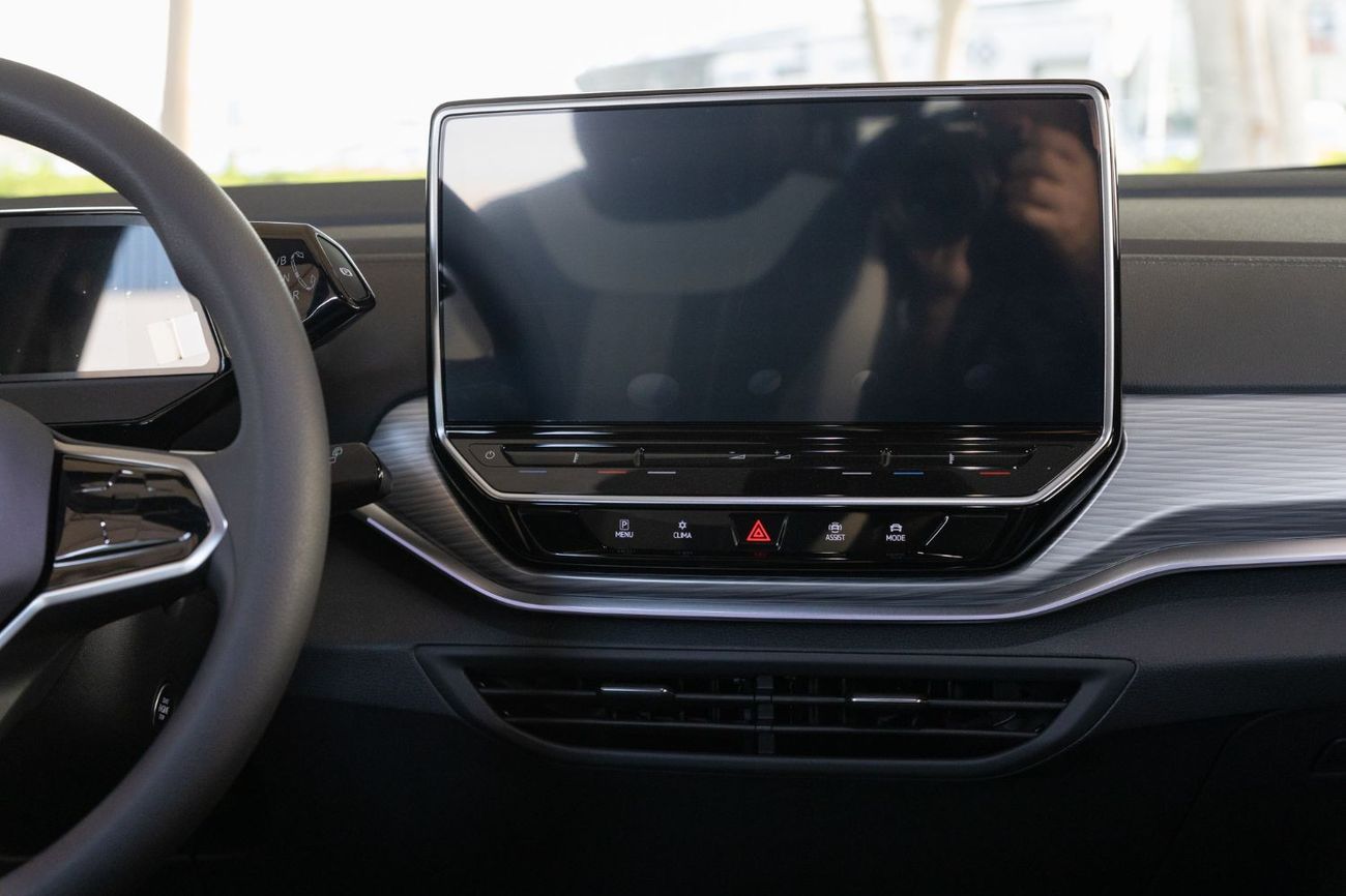 فولكس واجن ID.4 2022 VW ID4 Pure+ 19 بوصة FP - أبيض من الداخل أسود ورمادي | للتصدير فقط