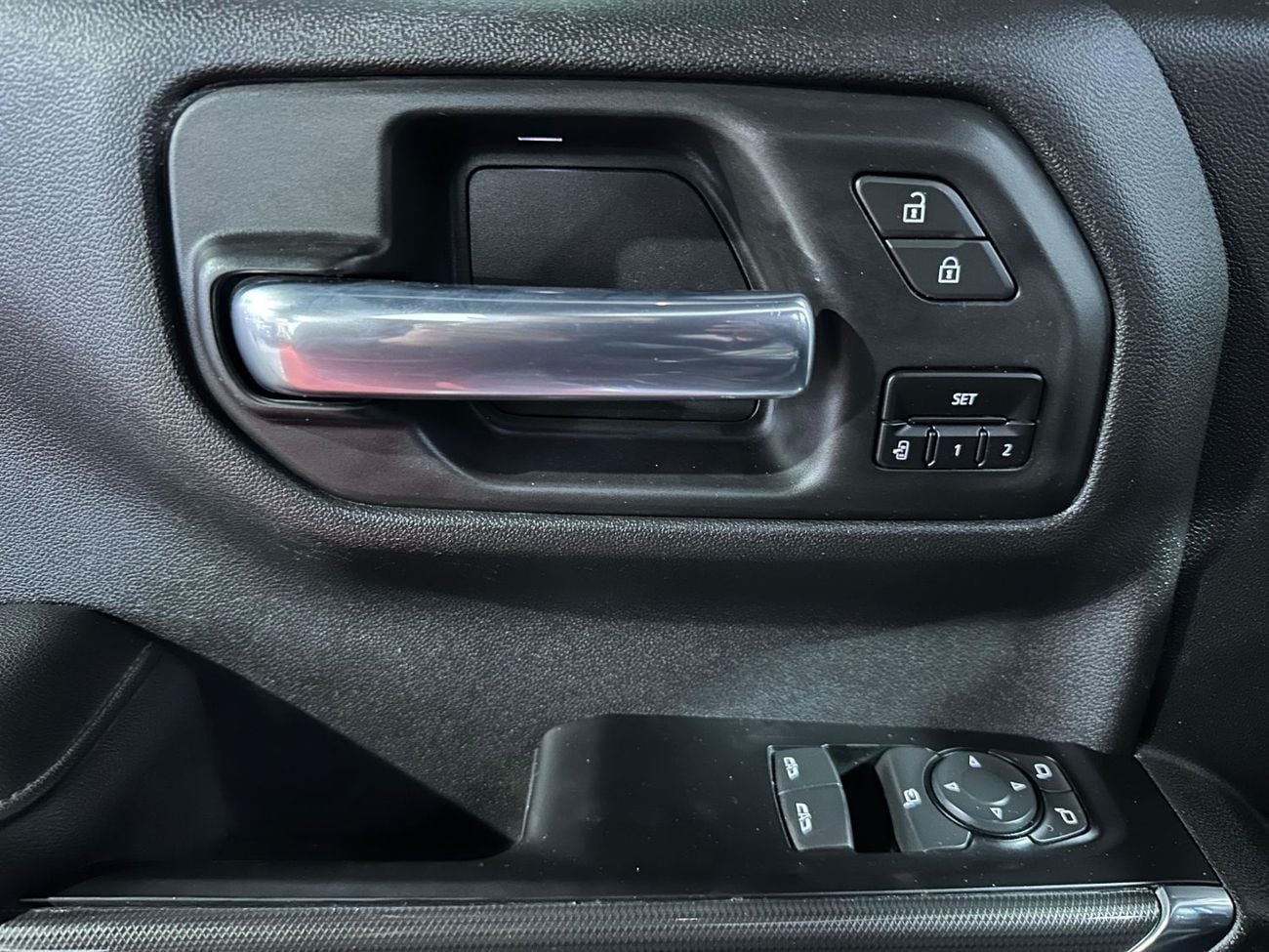 GMC Sierra 5.3L V8 AT4 Regular Cab (AWD)