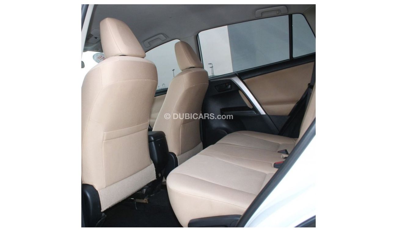 Toyota RAV4 EX Toyota rav 4 white 2016 GCC excellent condition without accident