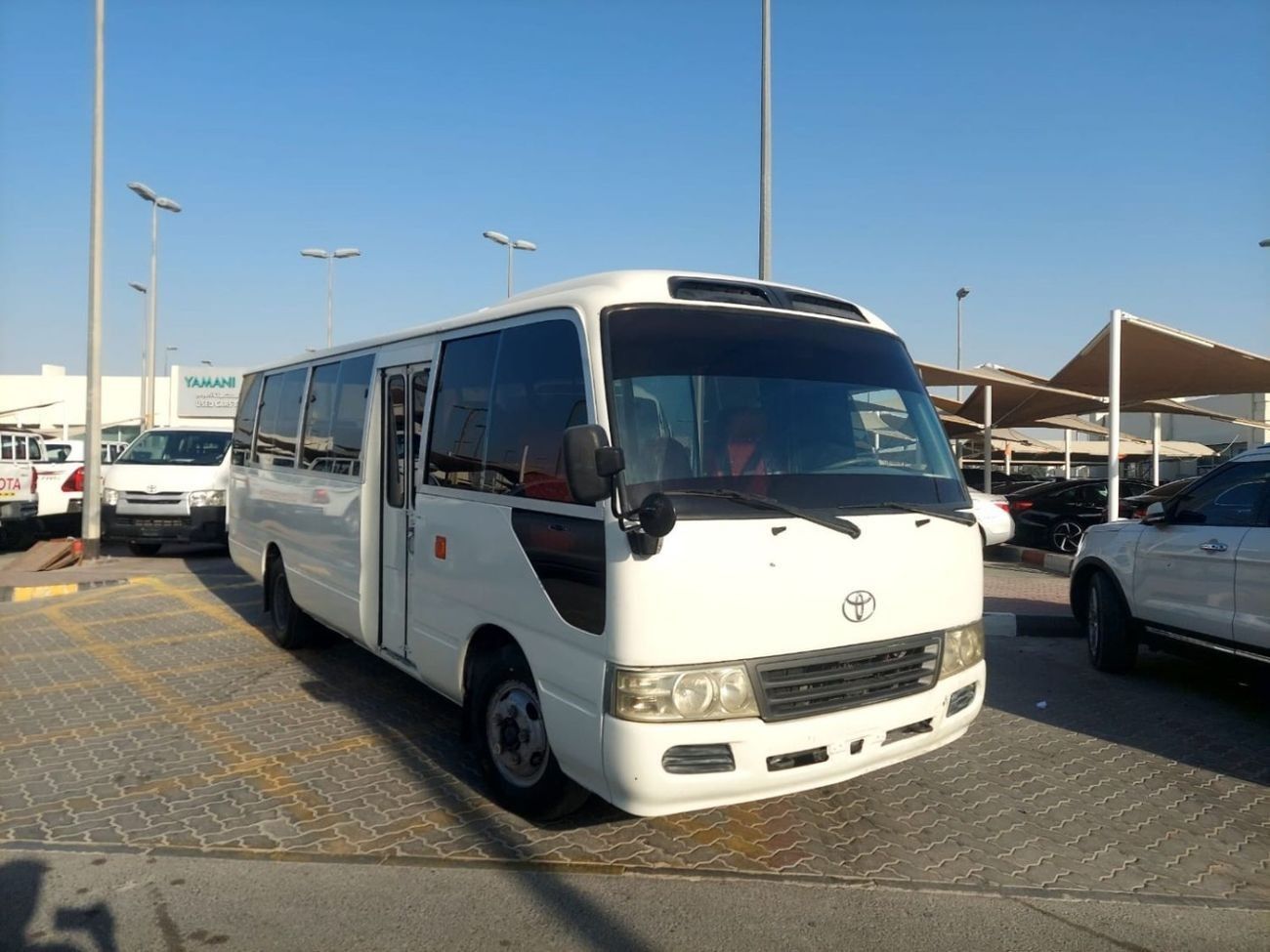 تويوتا كوستر 4.2L DIESEL 22 SEATER MANUAL TRANSMISSION