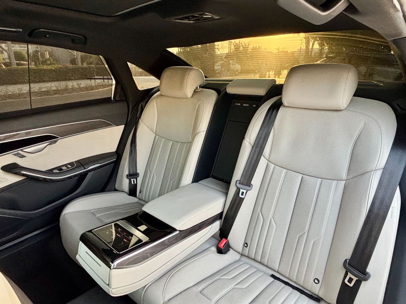 Audi A8 L 55 TFSI quattro 3.0L (340 HP)