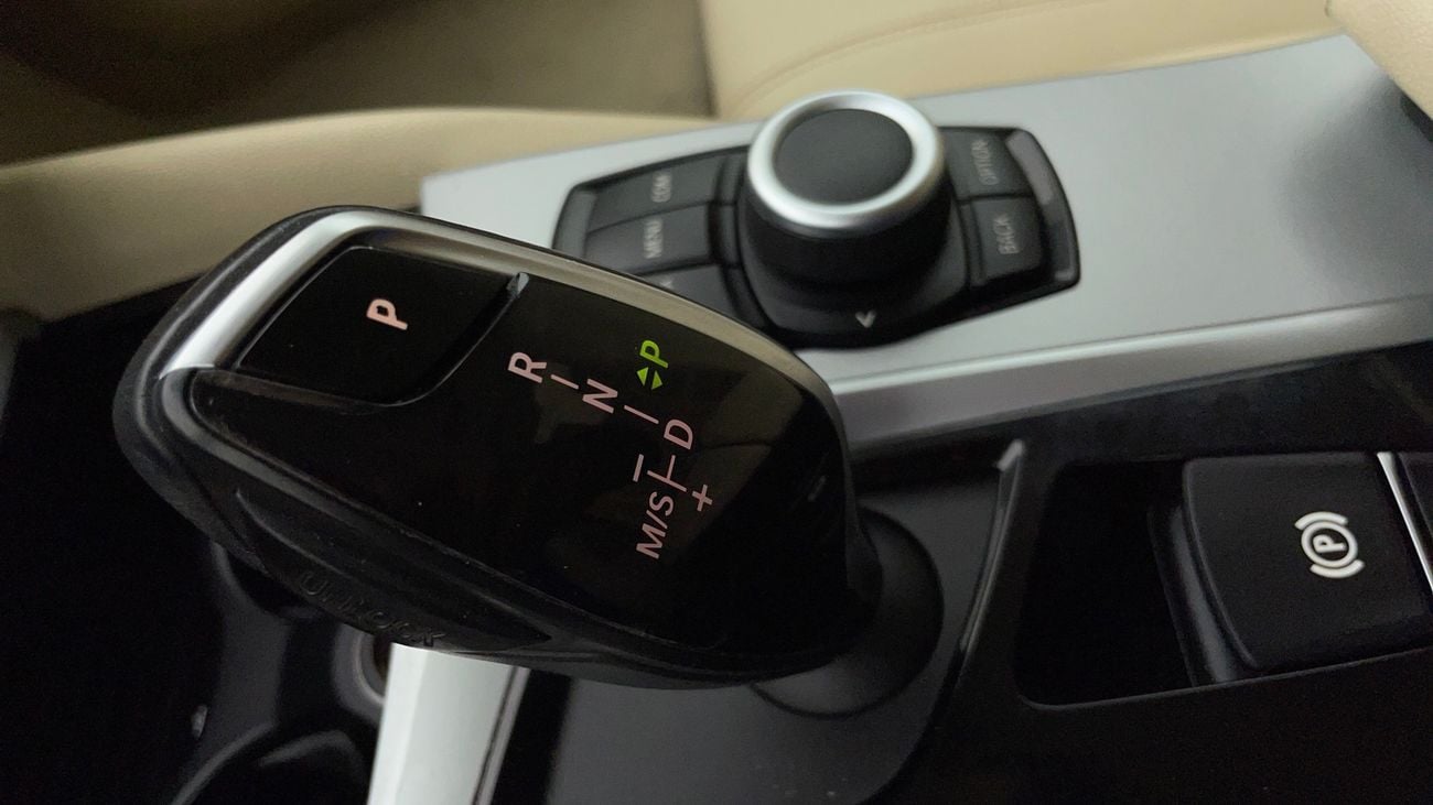 بي أم دبليو 520i EXCLUSIVE 2 | بدون دفعة مقدمة | اختبار القيادة في المنزل