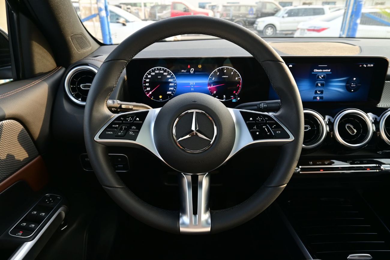 Mercedes-Benz GLB 200 Mercedes-Benz GLB 1.3L Turbo, FWD, Model 2025 Color Black