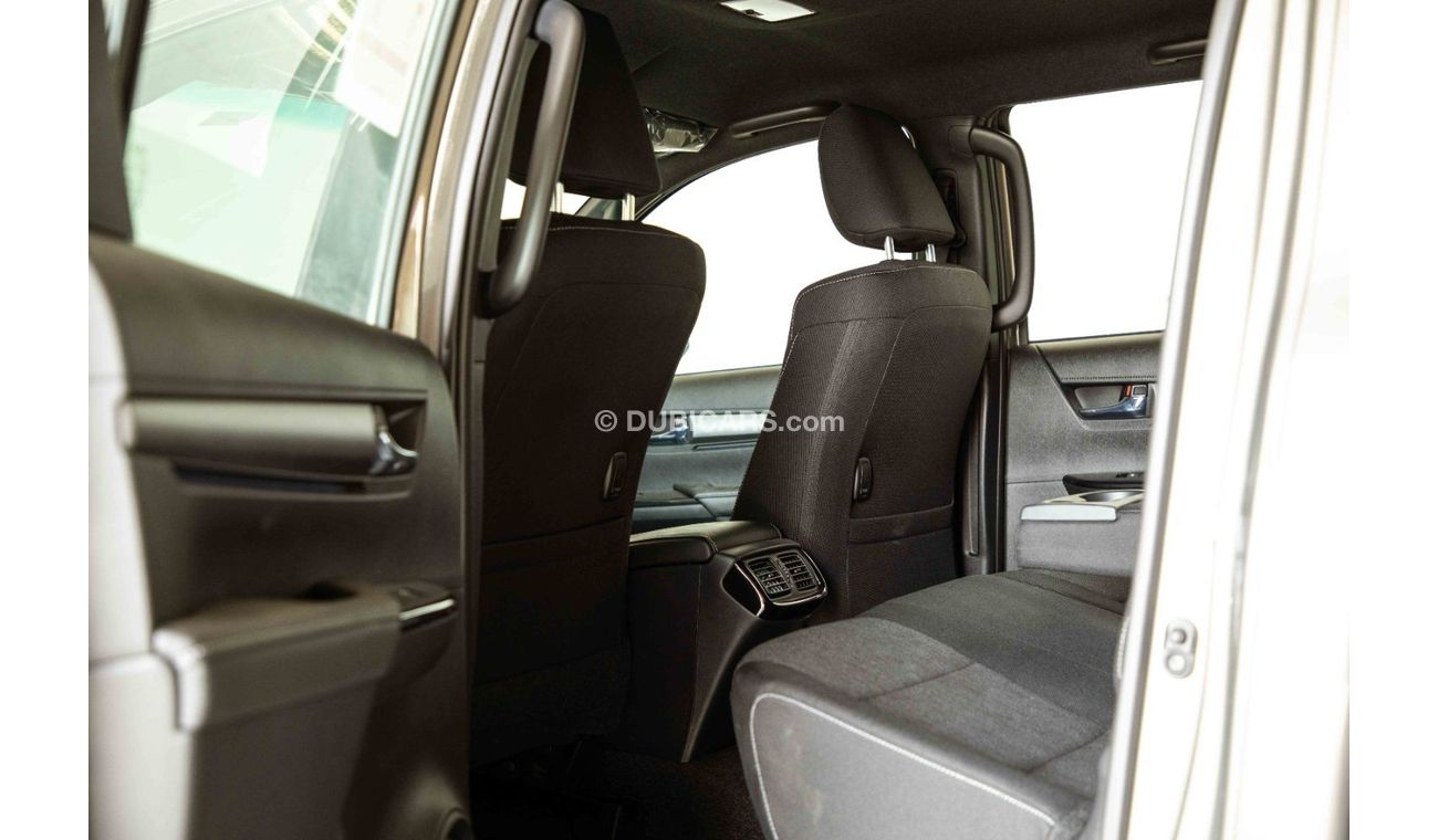 تويوتا هيلوكس Get 2023 Toyota Hilux 4x4 DC 4.0 AD HI SR5 P A/T - Export Only
