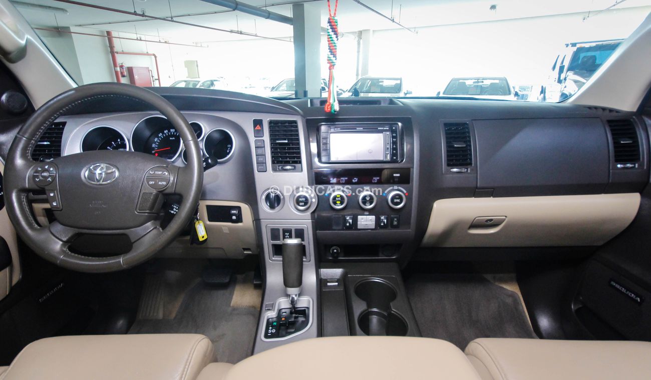Used Toyota Sequoia 4X4 2011 for sale in Dubai 64649