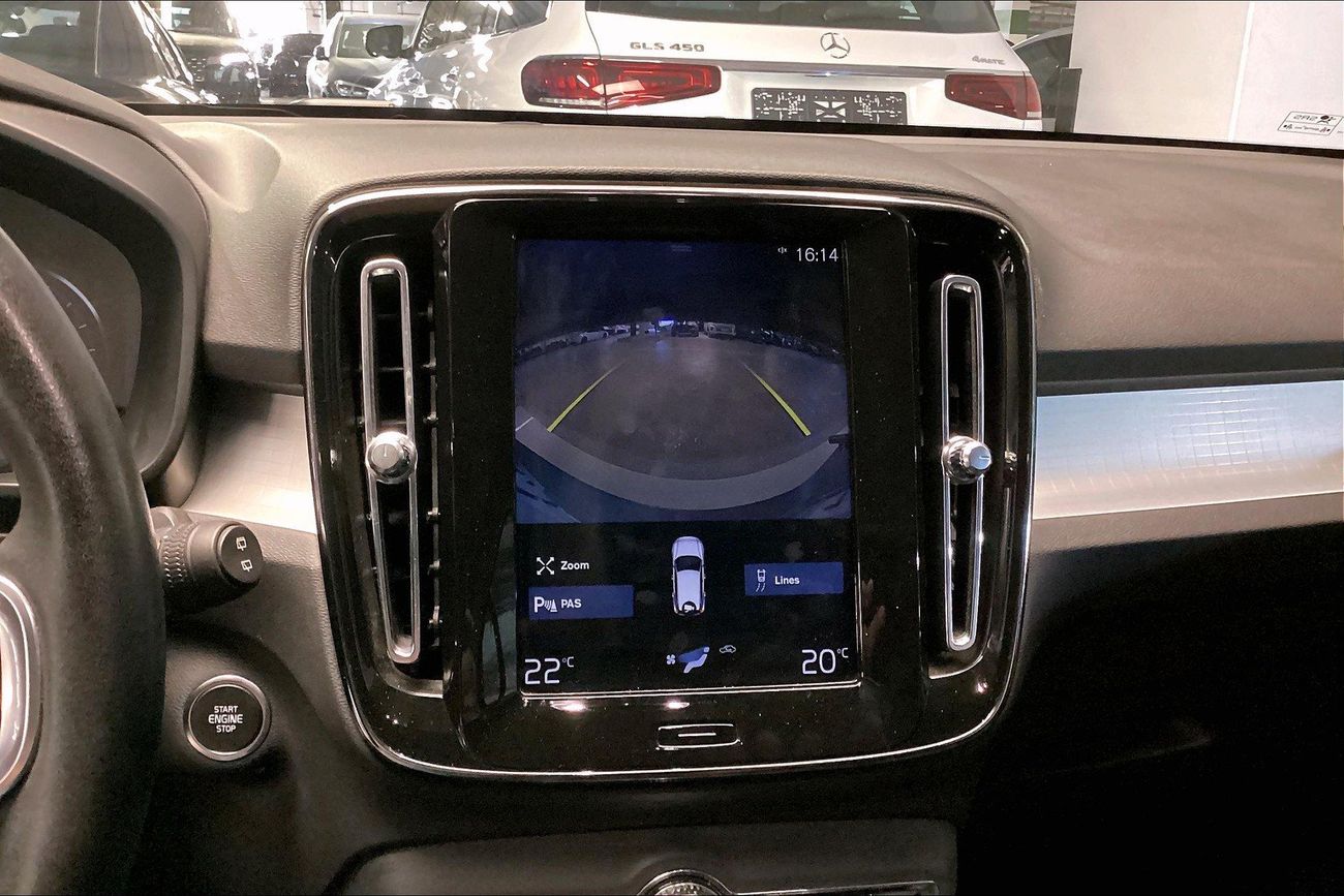 Volvo XC40 T4 Momentum | Guaranteed Warranty | 0 Down Payment