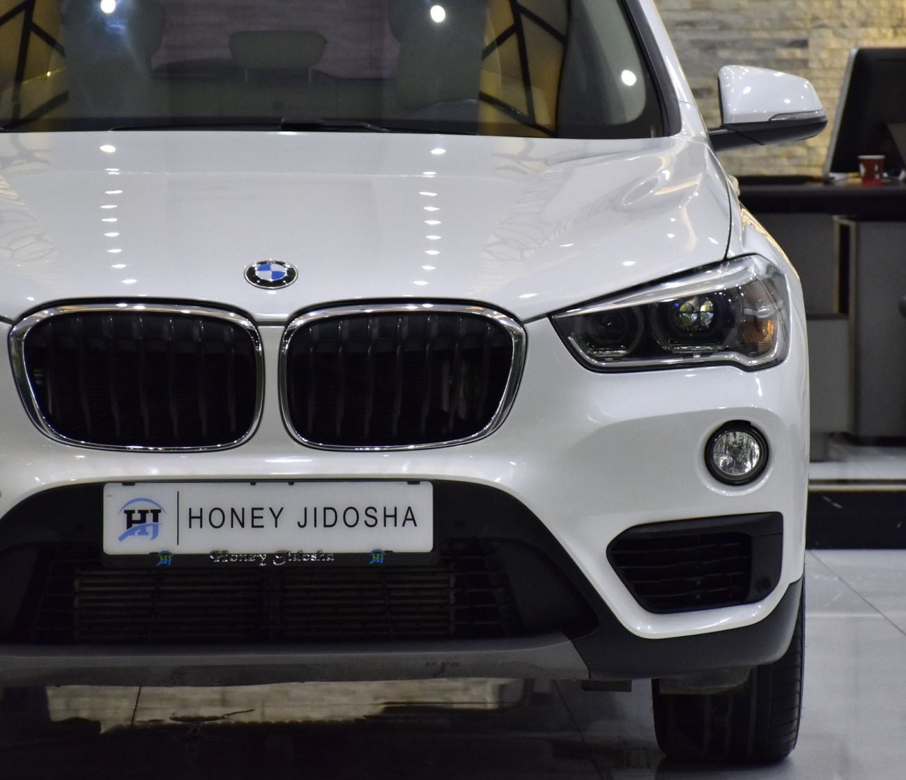 BMW X1 SDRIVE 20i EXCLUSIVE EXCELLENT DEAL for our BMW X1 sDrive20i ( 2017 Model ) in White Color GCC Specs