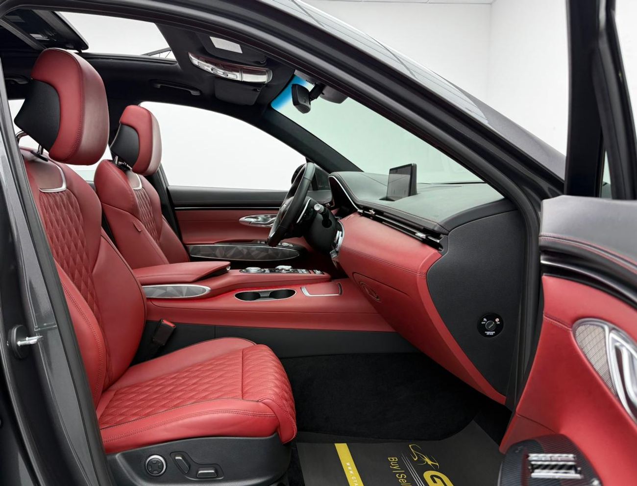 Genesis GV70 2022 Genesis GV70 Sport Prestige, 2027 Genesis Warranty + Service Pack, Low Km, Fully Loaded, GCC