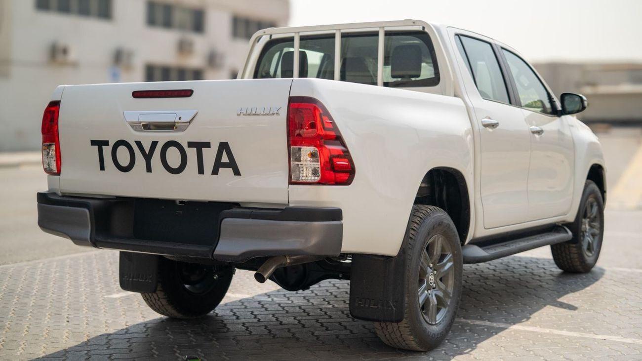 تويوتا هيلوكس SGLX S GLX 2.4L AWD M/T