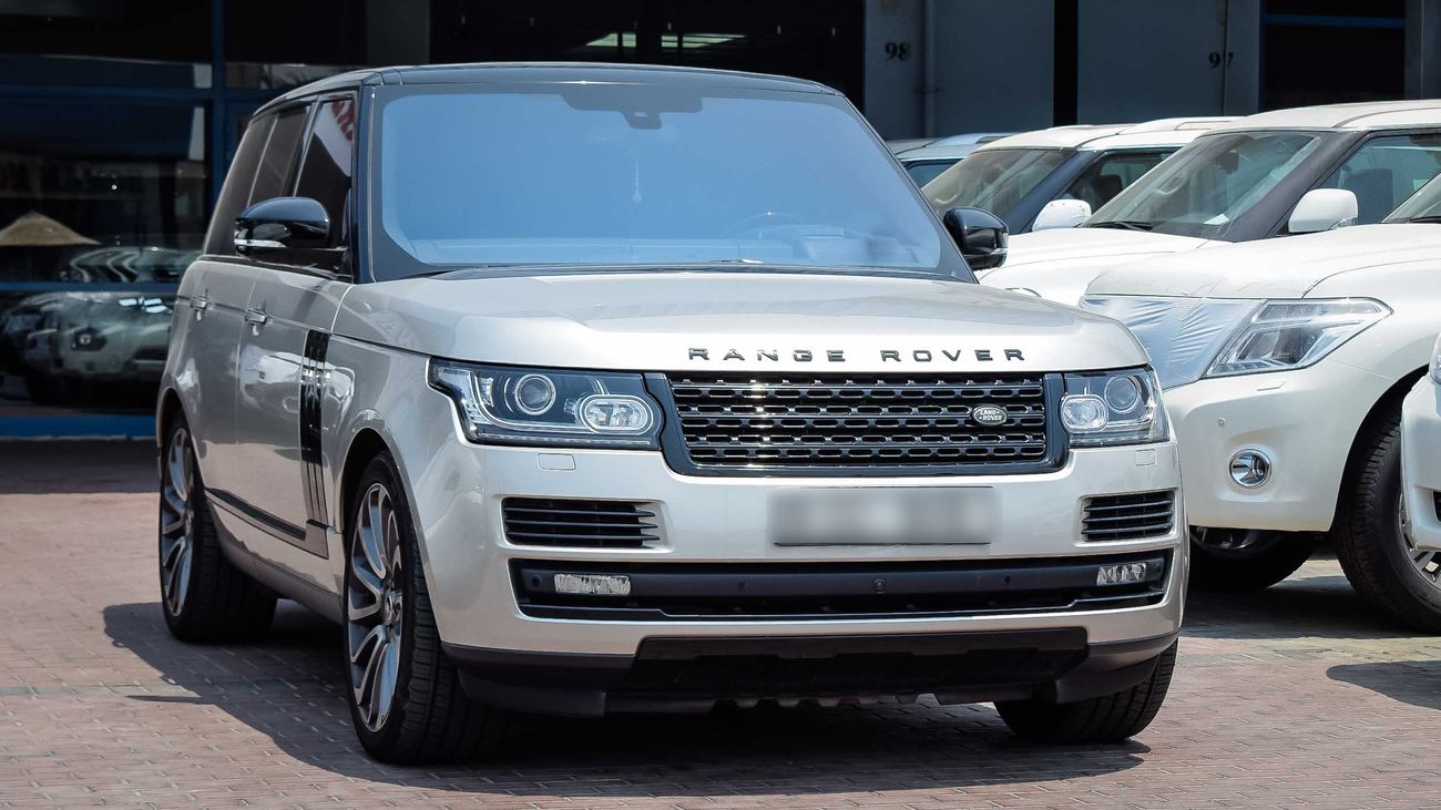 Range Rover 2016 Black Side Used Land Rover Range Rover Black Edition 2016 for sale in Dubai - 176973