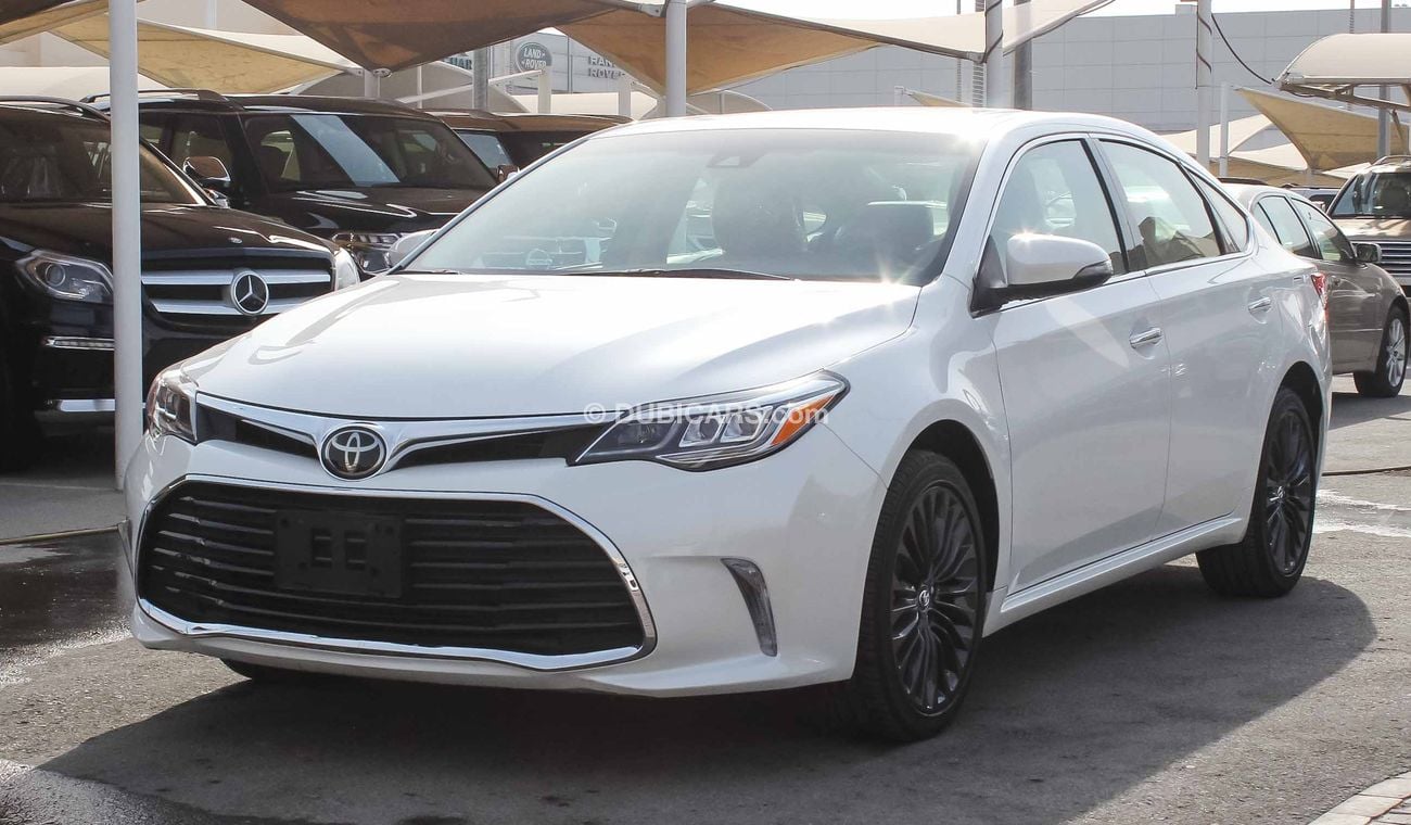 تويوتا افالون Touring