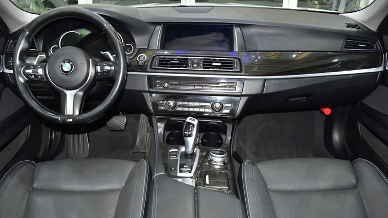 بي أم دبليو 550i EXCELLENT DEAL for our BMW 550i M-Kit ( 2015 Model ) in White Color Japanese Specs