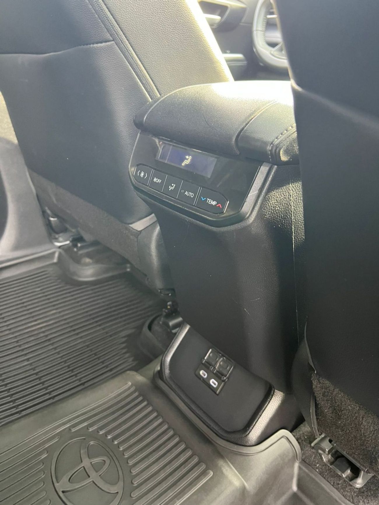 Toyota Highlander 2023 TOYOTA HIGHLANDER HYBRID XLE,  2.5l v4 GASOLINE , SUNROOF LEATHER ELECTRIC SEATS, TRUCK AUTO, 4