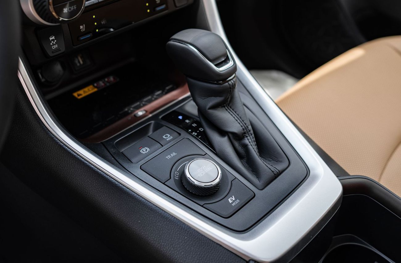 Toyota RAV4 2025 Toyota Rav4 Limited 2.5L AT Hybrid (White)