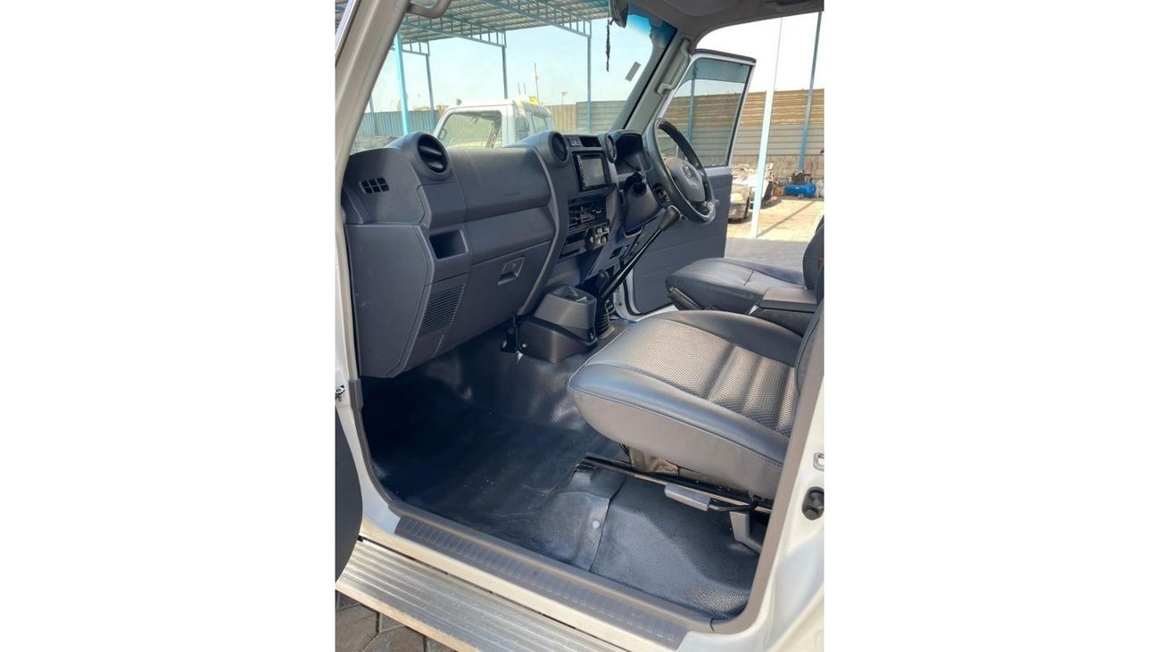 Toyota Land Cruiser 70 Diesel 4.5 Liter Right Hand Drive 5 Doors Manual Gear