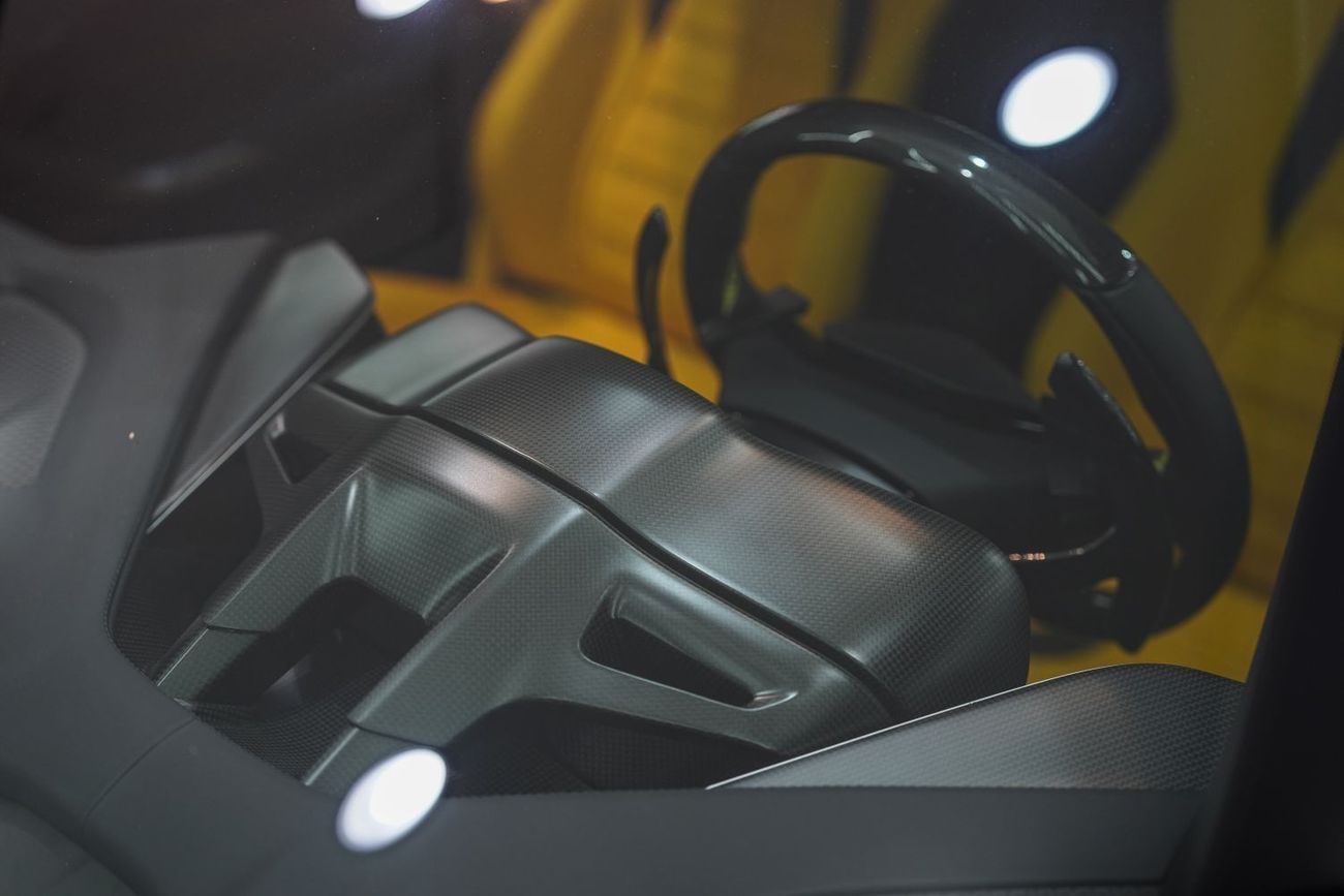 Ferrari 296 GTB 3.0T V6 PHEV Full Carbon Fiber Package, Daytona Seats, Carbon Fiber Wheels, Dealer Warranty + Servic