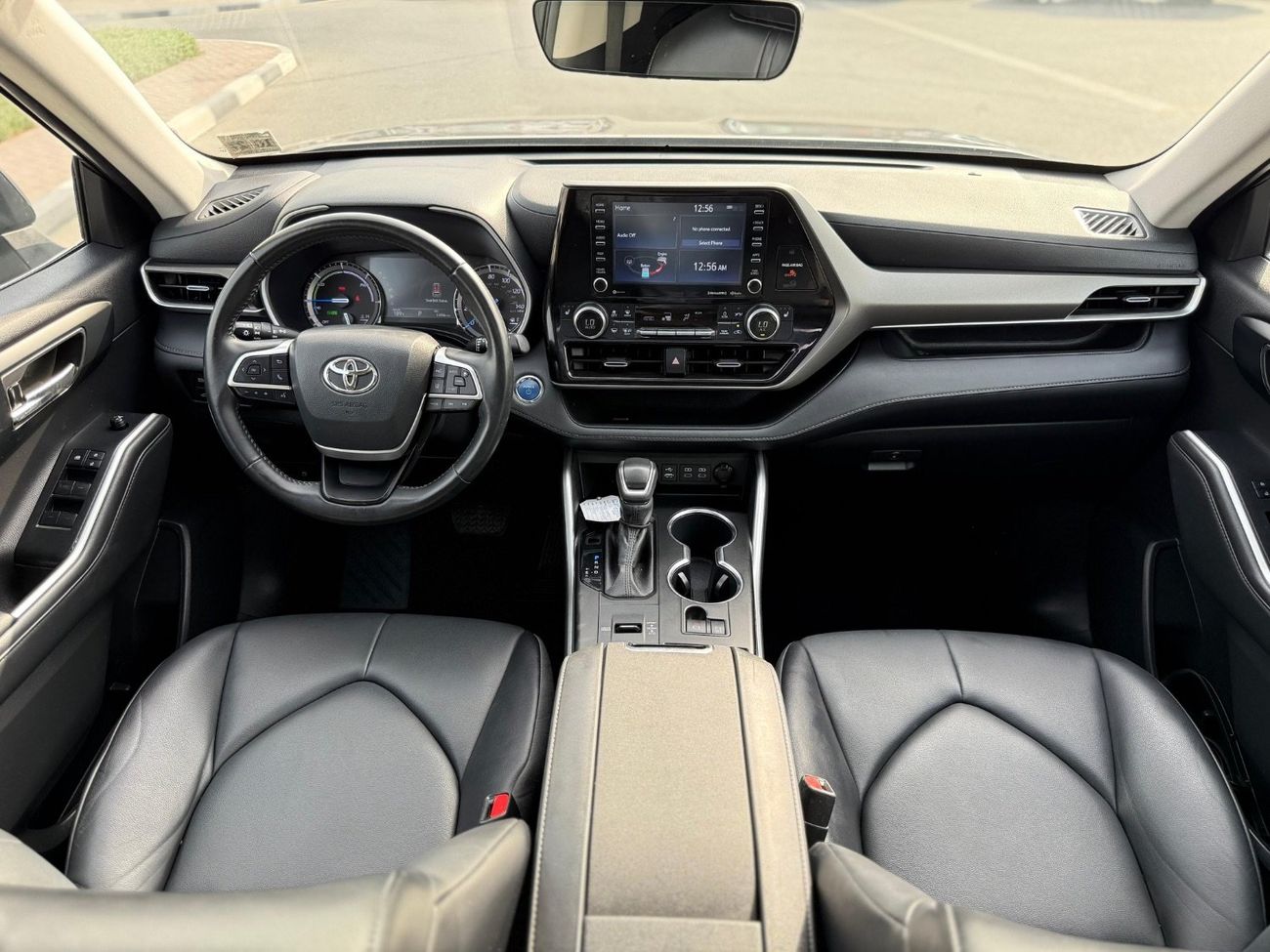 Toyota Highlander Hybrid XLE Full option Sunroof,leather seats