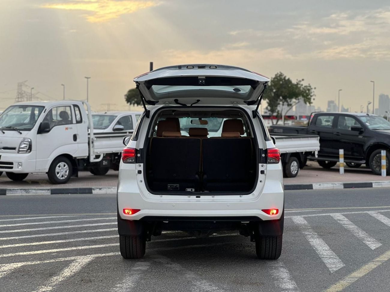 تويوتا فورتونر EXR 2019 Toyota Fortuner 2.7L V4 -AWD 4x4 GCC - Rear CAM & Sensor - Cruise Control