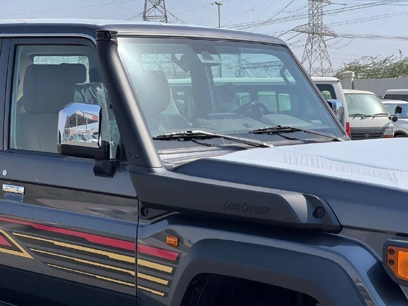 تويوتا لاند كروزر 70 LC76 2.8L TURBO DSL A/T // 2025 // FULL OPTION WITH RADAR , DIFF LOCK , DVD & BACK CAMERA // SPECIAL