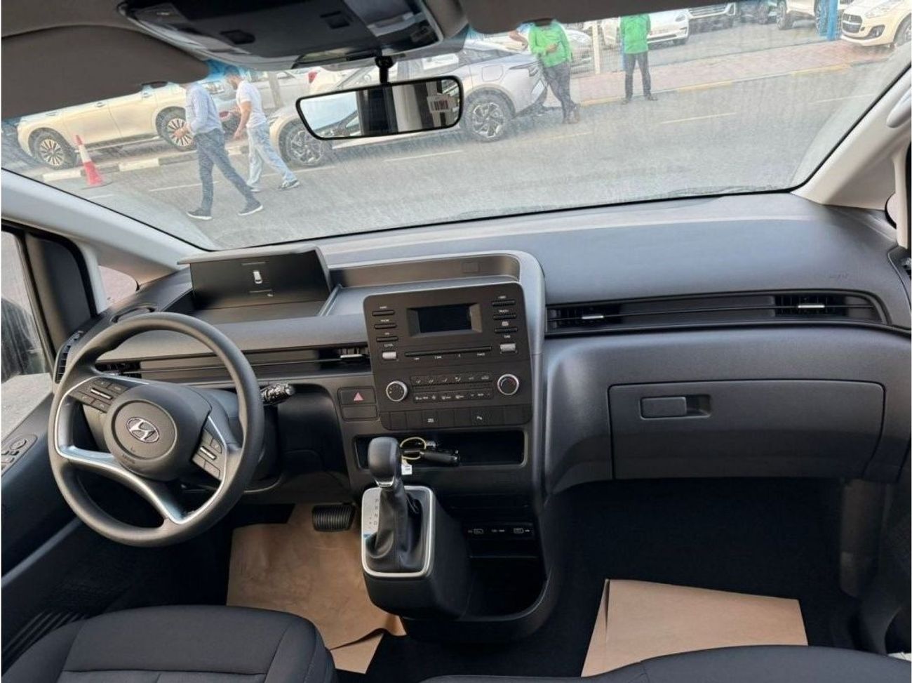 Hyundai Staria 3.5L PETROL, AUTOMATIC 2025