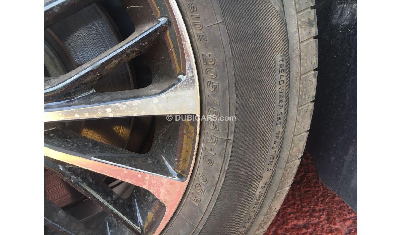 تويوتا كامري LE تويوتا كامري LE (AXVH71) 2.5 لتر سيدان هجين دفع أمامي 4 أبواب لون أبيض 2020 موديل دفع بدء ناقل حر