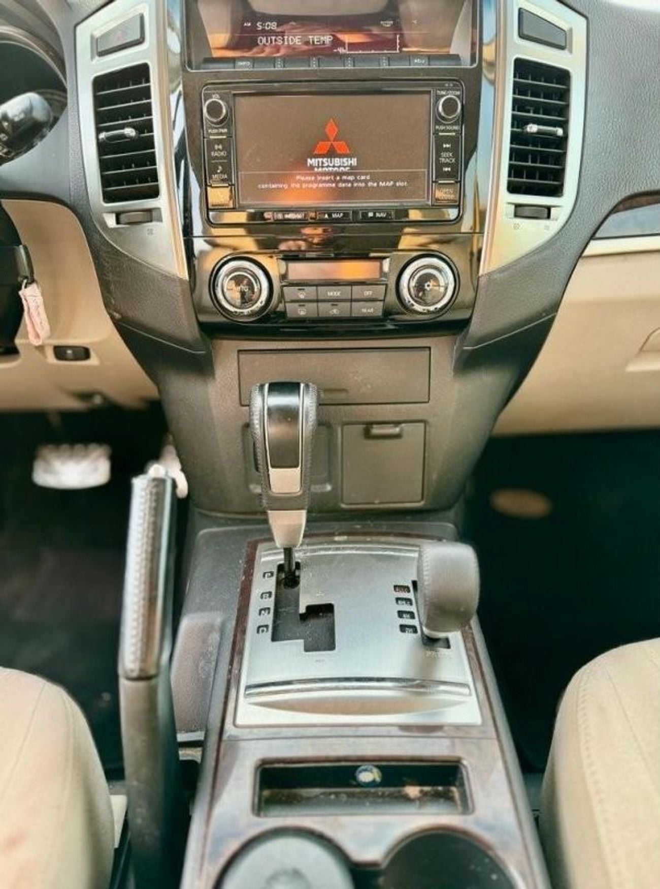 Mitsubishi Pajero GLS Base 3.5L (5 Seater)