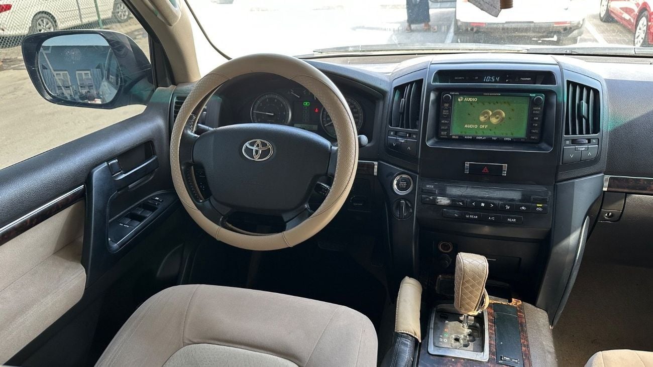 Toyota Land Cruiser GXR V8, Single  Owner original band without accident