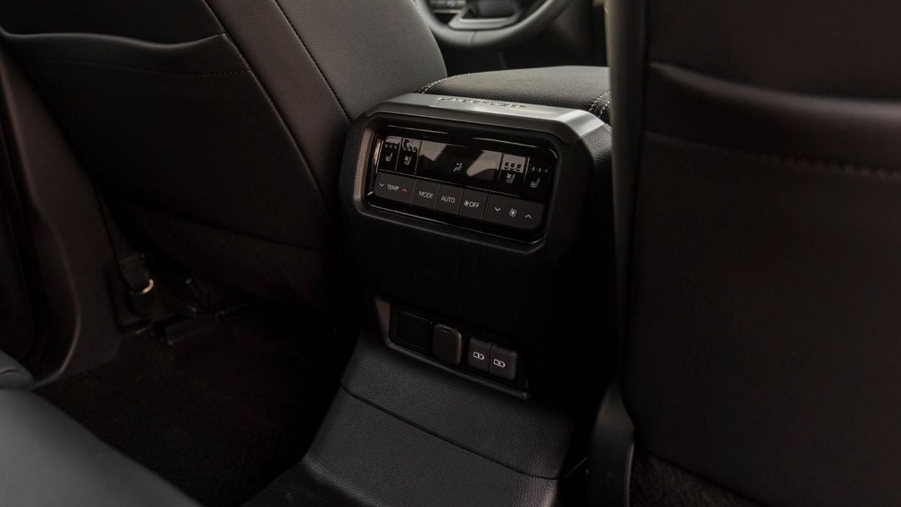 تويوتا برادو Toyota Prado Premium 2.4L petrol MY 2025