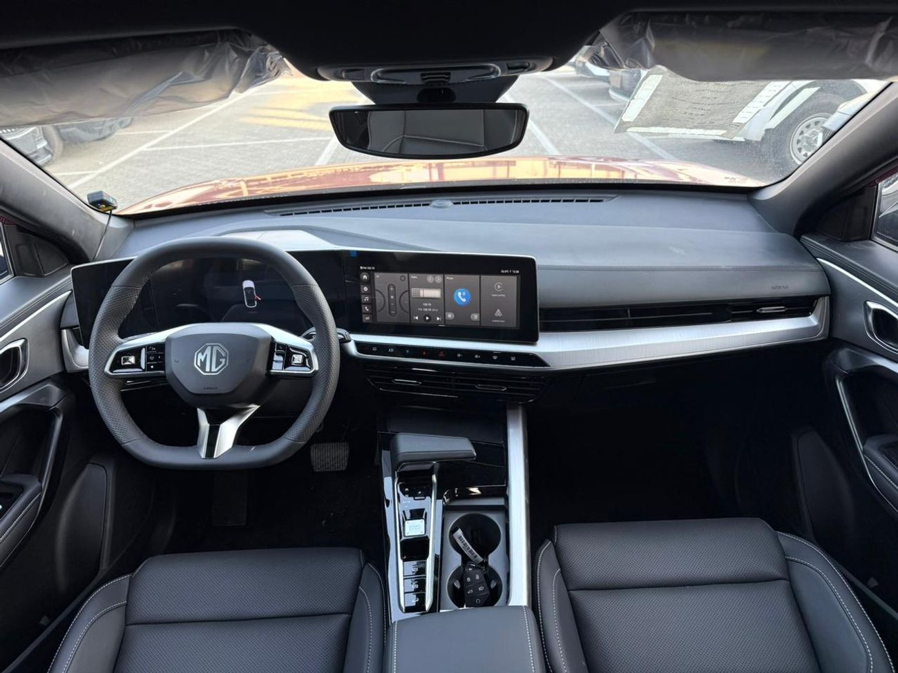 أم جي وان 1.5 LUX