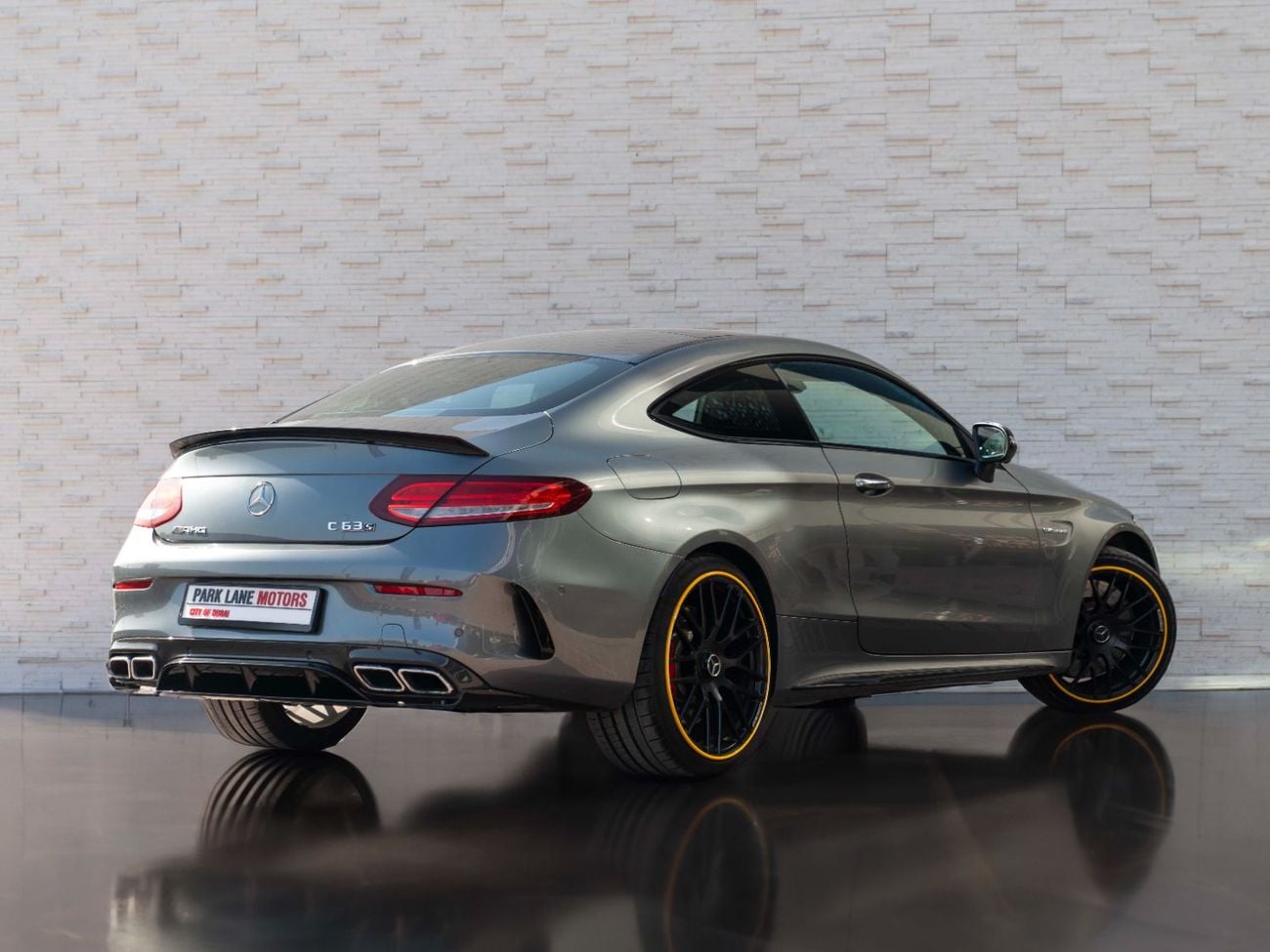 مرسيدس بنز C 63S AMG Edition 1