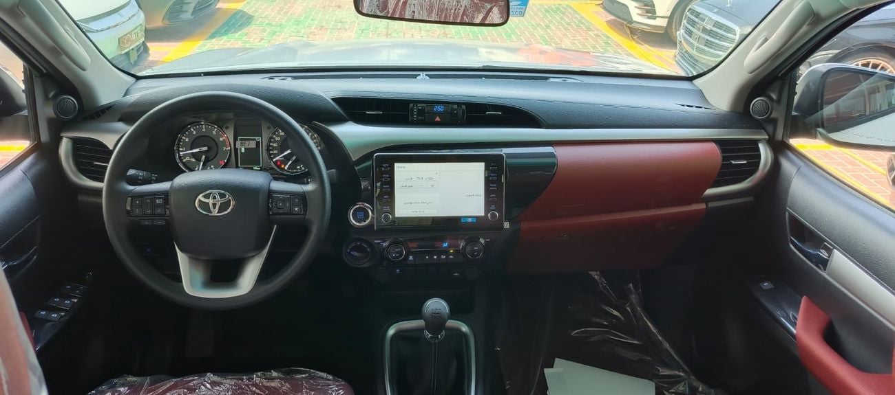 تويوتا هيلوكس GLX 2.7L Double Cab Utility 4WD A/T