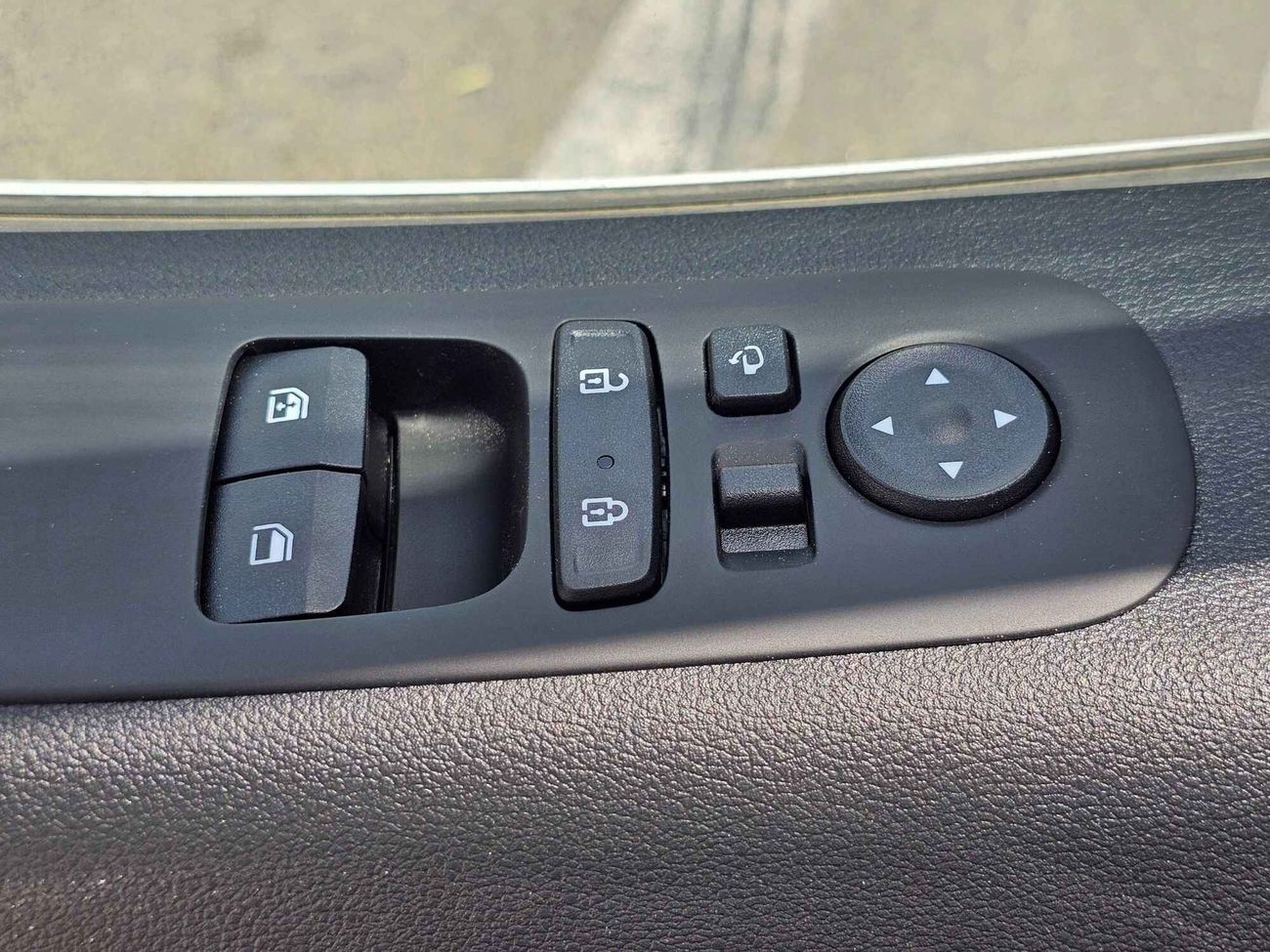 Hyundai Staria 3.5L V6  PETROL A/T / PUSH START / COMFORT 11 SEATER (CODE # 67981)