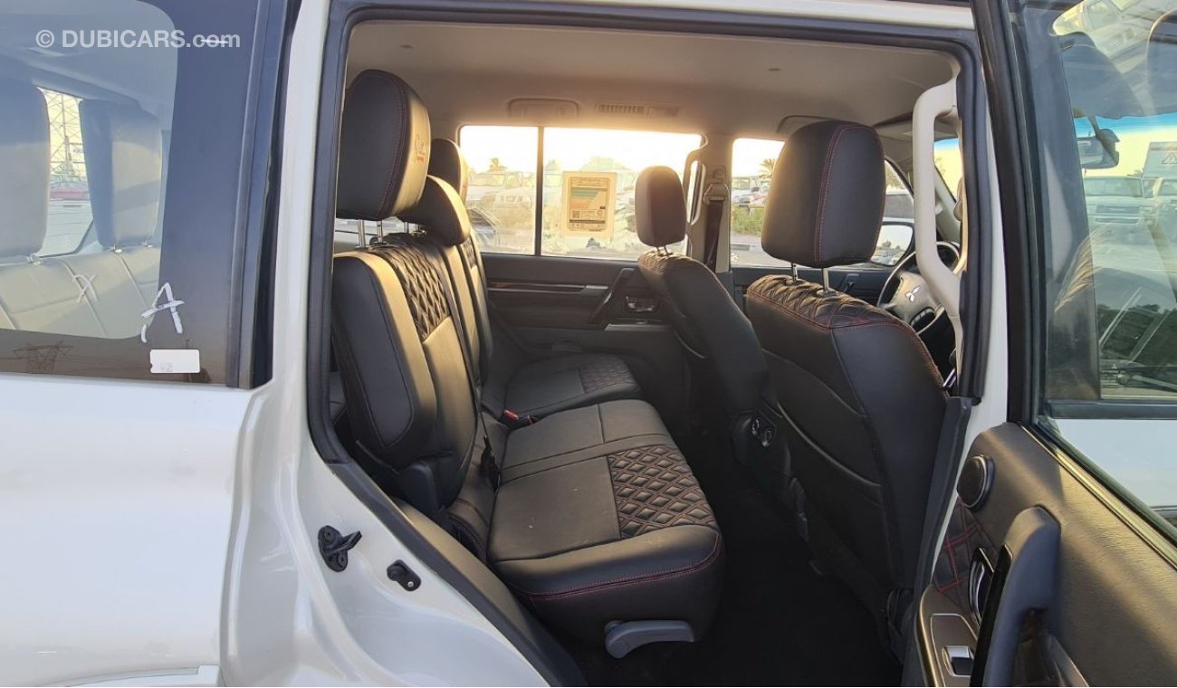 ميتسوبيشي باجيرو Brand New Mitsubishi Pajero S24 3.8L GLS 5 Door high 2020 | White / Black | For Export Only..