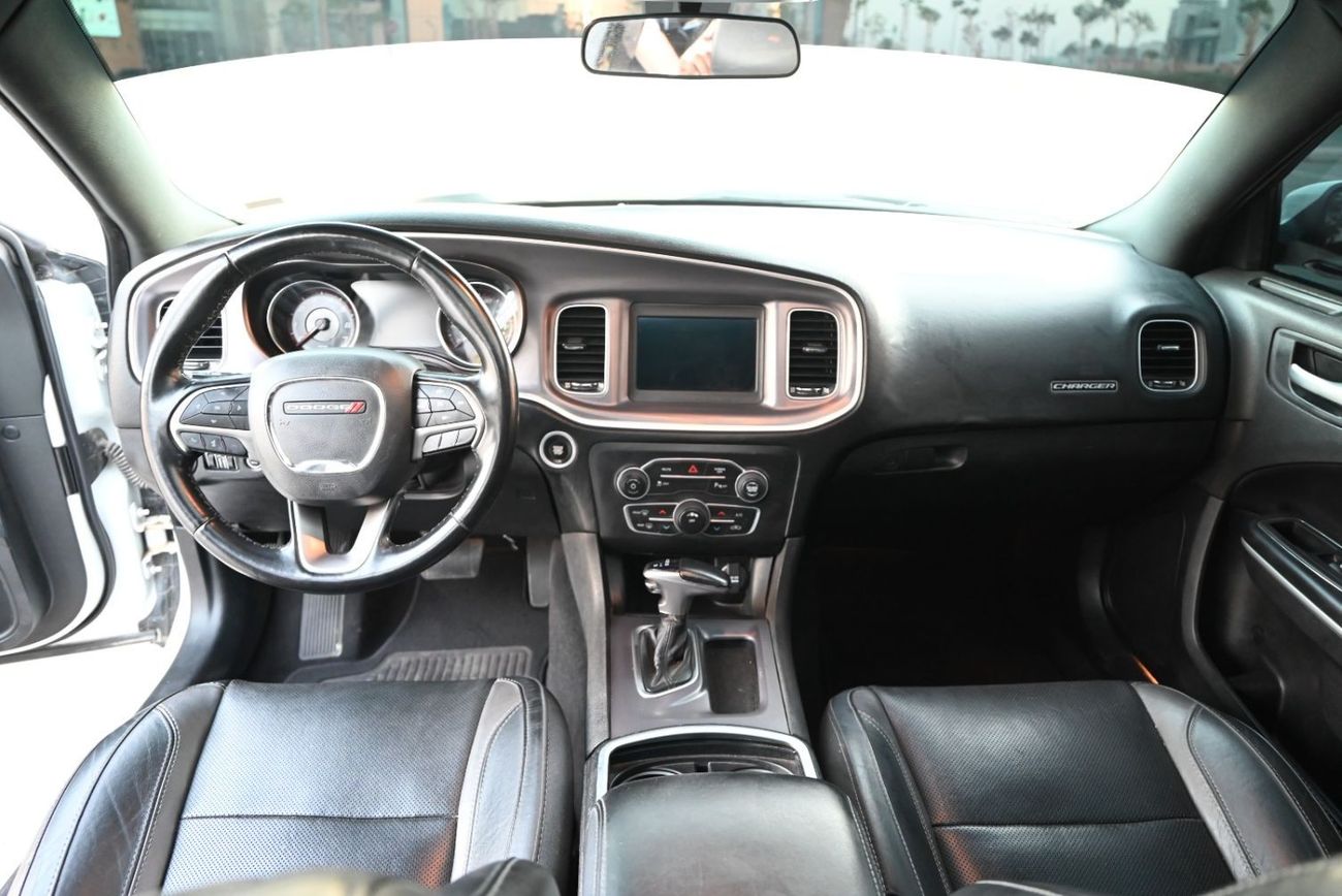 Dodge Charger 3.6L SXT Plus 0% DP - ENGINE || GEAR || CHASSIS GUARANTEE - DODGE CHARGER SXT - 2019 - 3.6TC V6 RWD 