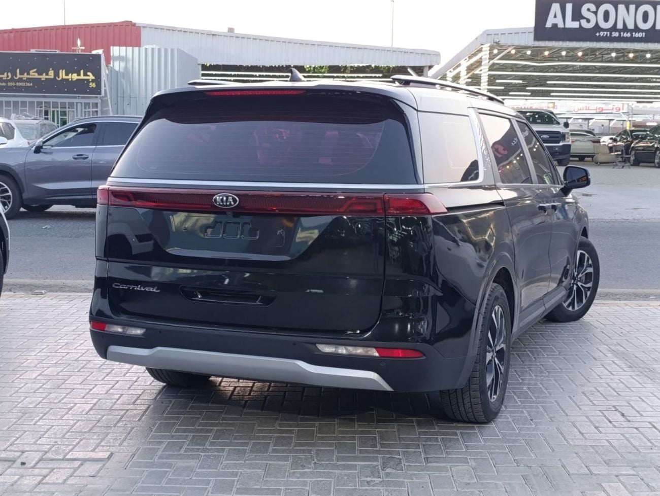 Kia Carnival STD (NON GCC)