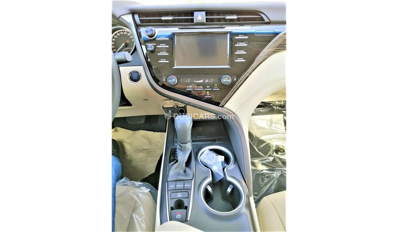 تويوتا كامري v6مع فتحة  سقف