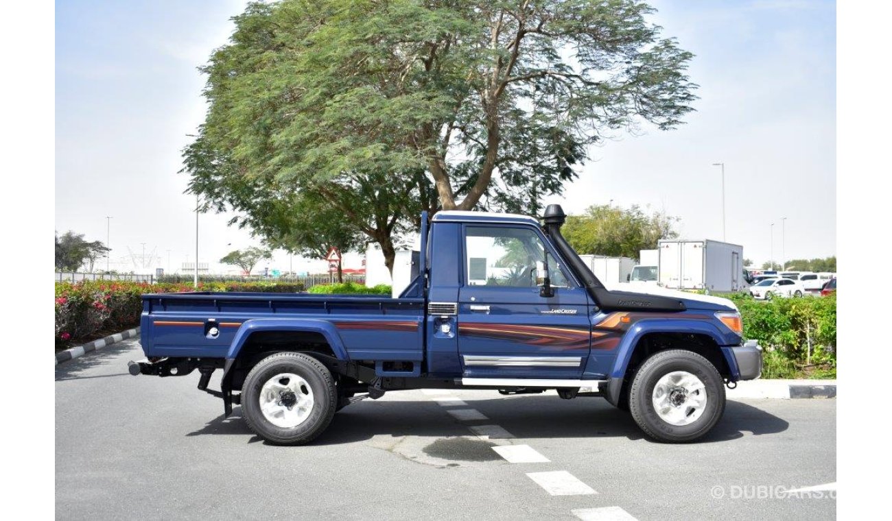 تويوتا لاند كروزر بيك آب 79 PICKUP LX LIMITED V8 4.5L TURBO DIESEL 4WD MANUAL