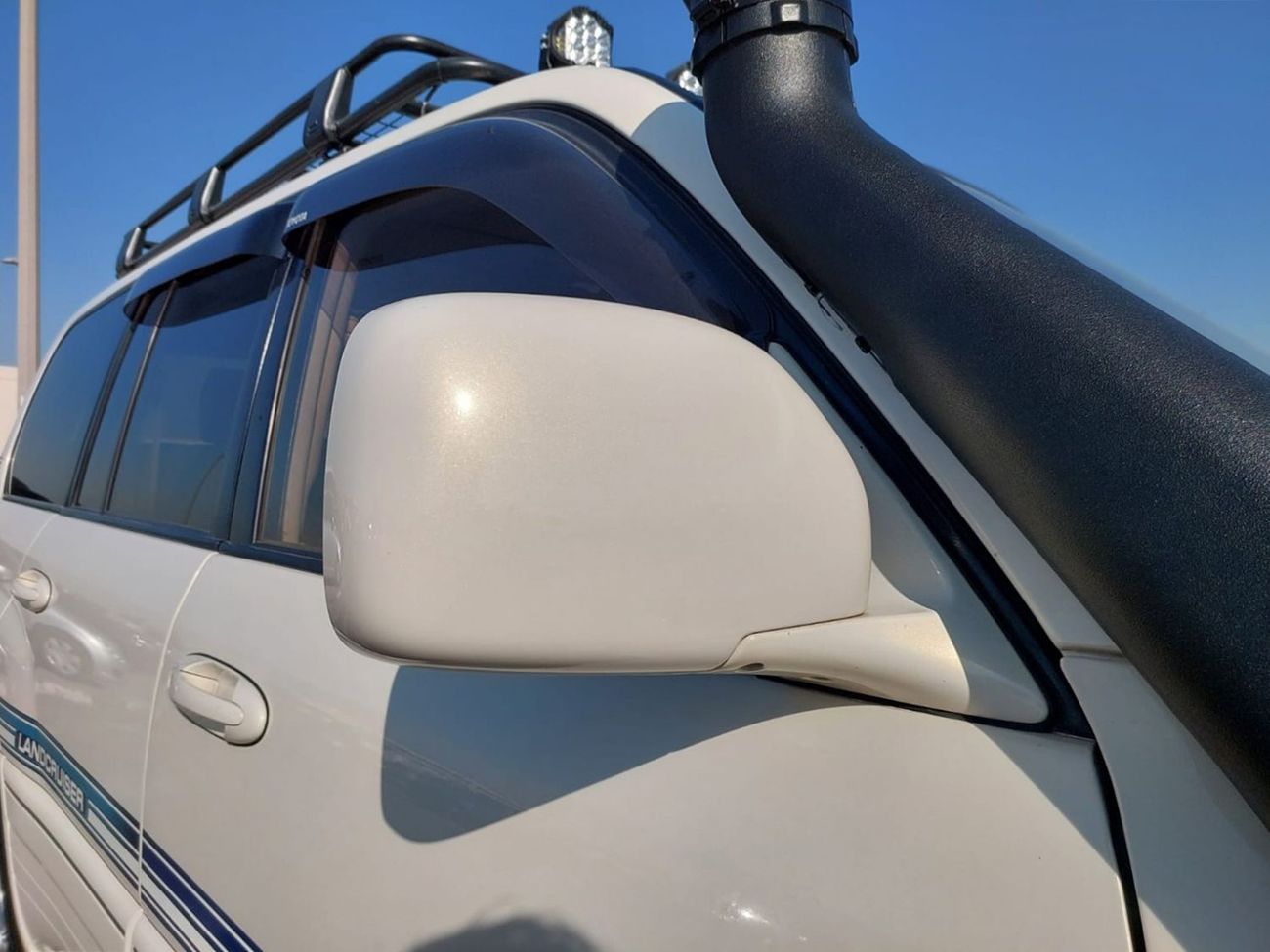 Toyota Land Cruiser TOYOTA LAND CRUISER SUV RHD 1999 MODEL 4.2 L DIESEL AUTOMATIC(PM13650)