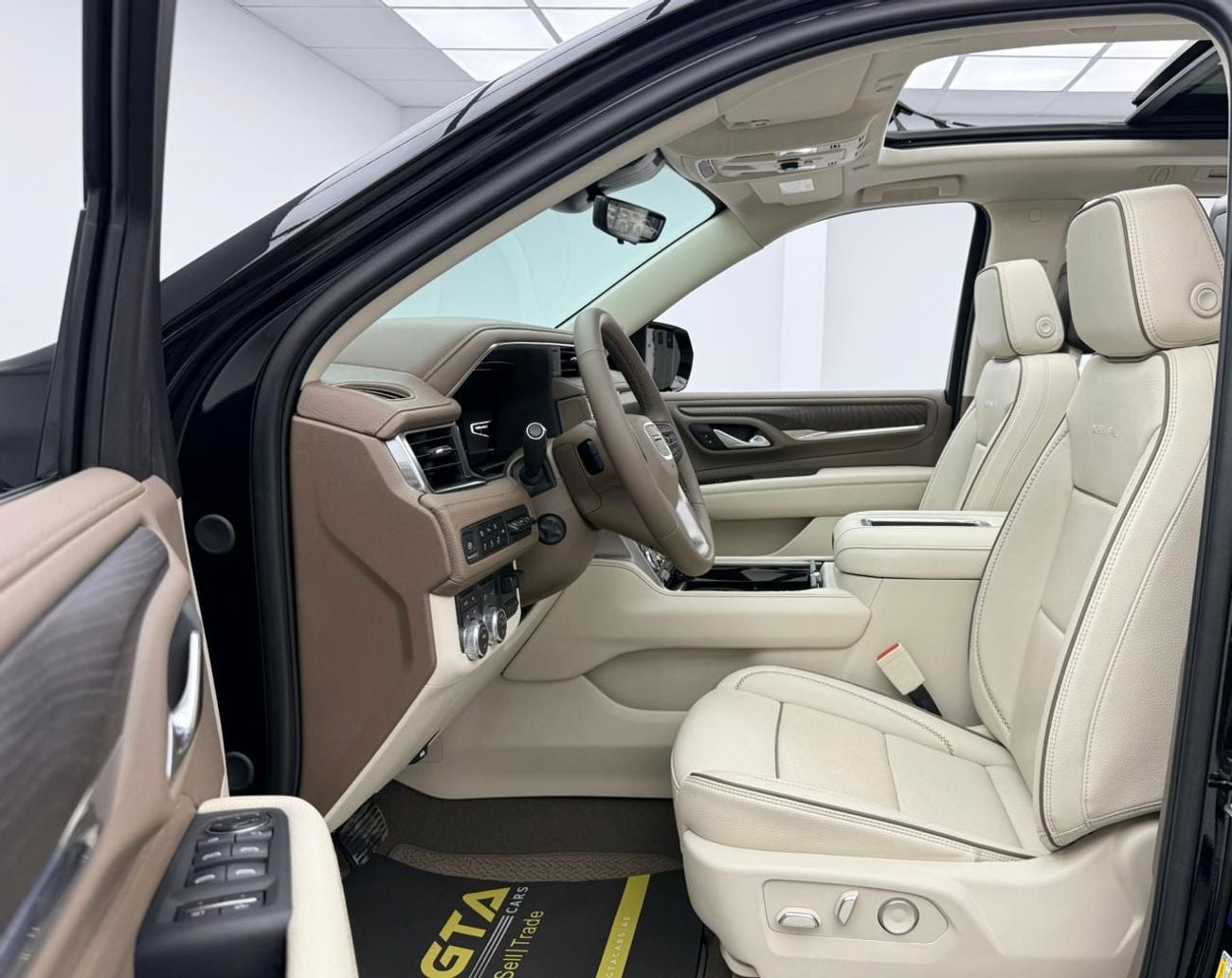 جي أم سي يوكون 2024 GMC Yukon Denali, 2029 GMC Warranty + Service Pack, Very Low Km, 7 Seater, GCC