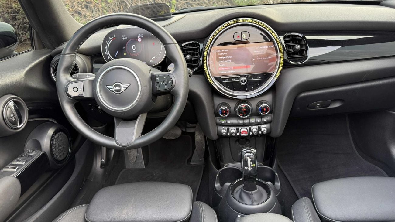 ميني كوبر GCC SPEC UNDER WARRANTY NEAT AND CLEAN