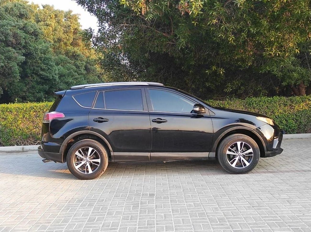 Toyota RAV4 Adventure 2.5L AWD Toyota RAV4 2018 V4 2.5 4WD full options no1