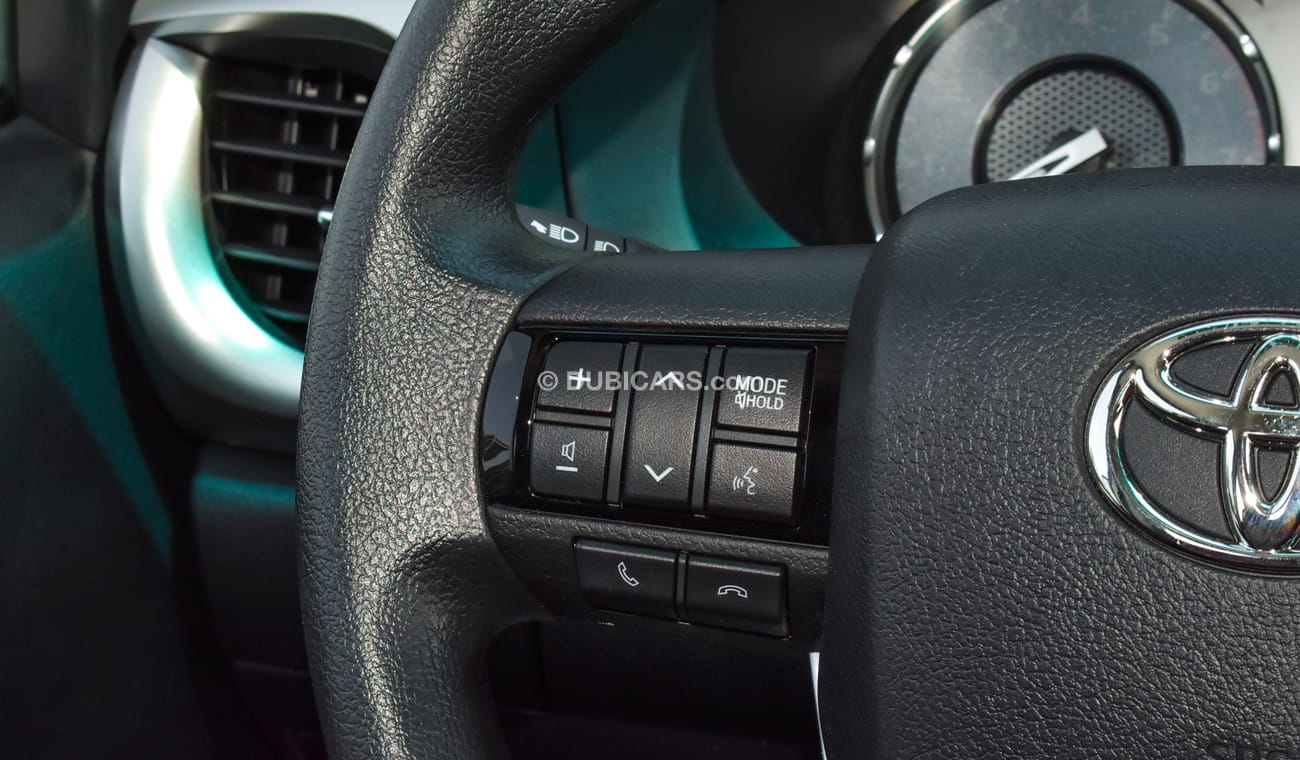 Toyota Hilux SR5 2.7 Petrol A/T 4WD