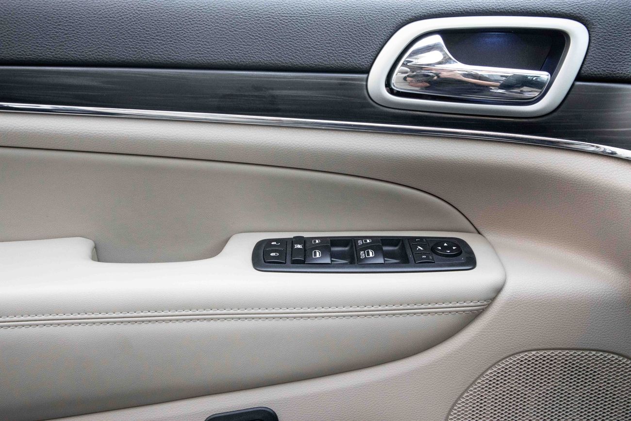 جيب جراند شيروكي Grand Cherokee Limited | 1,714 P.M | 0% Downpayment | Full Jeep Service History | Warranty!