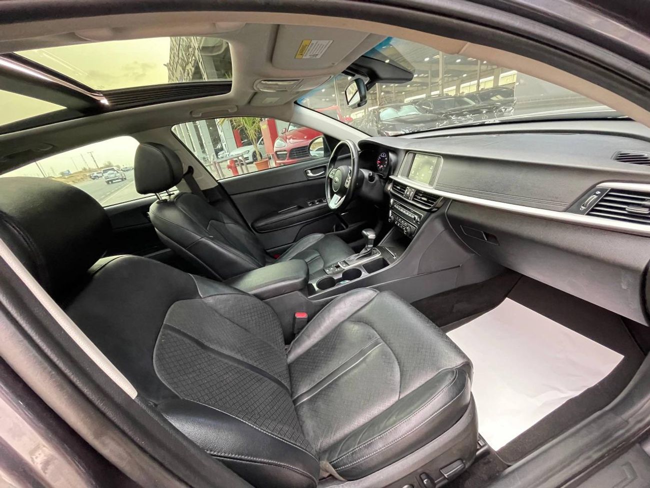 Kia Optima EX Deluxe 2.4L 2.4L V4 / PANORAMIC SUNROOF / LEATHER / RADAR / ROAD ASSIST / RIMS / IN PERFECT CONDI