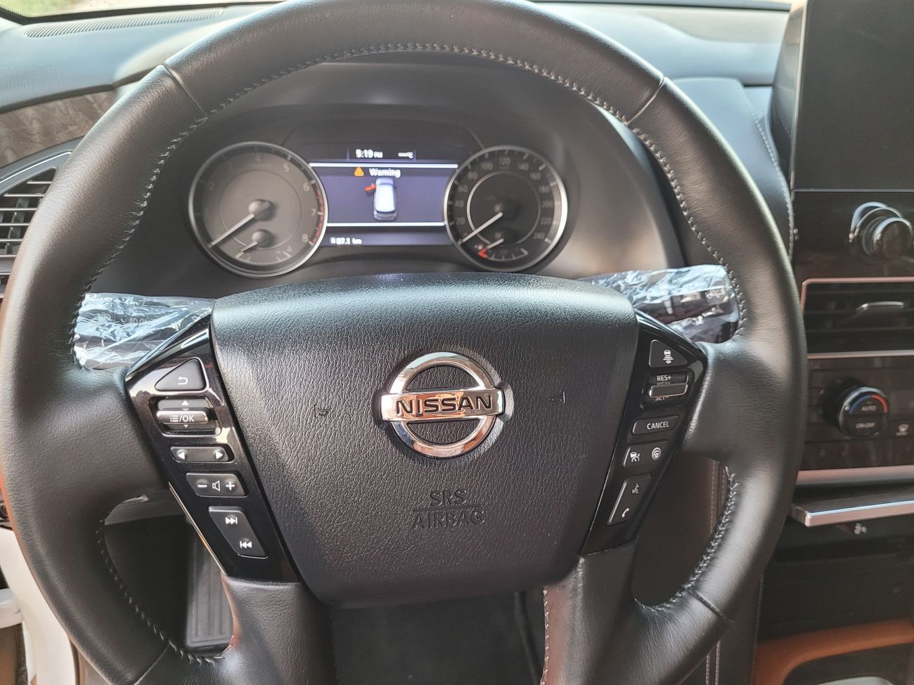 نيسان باترول TITANIUM FULL OPTION