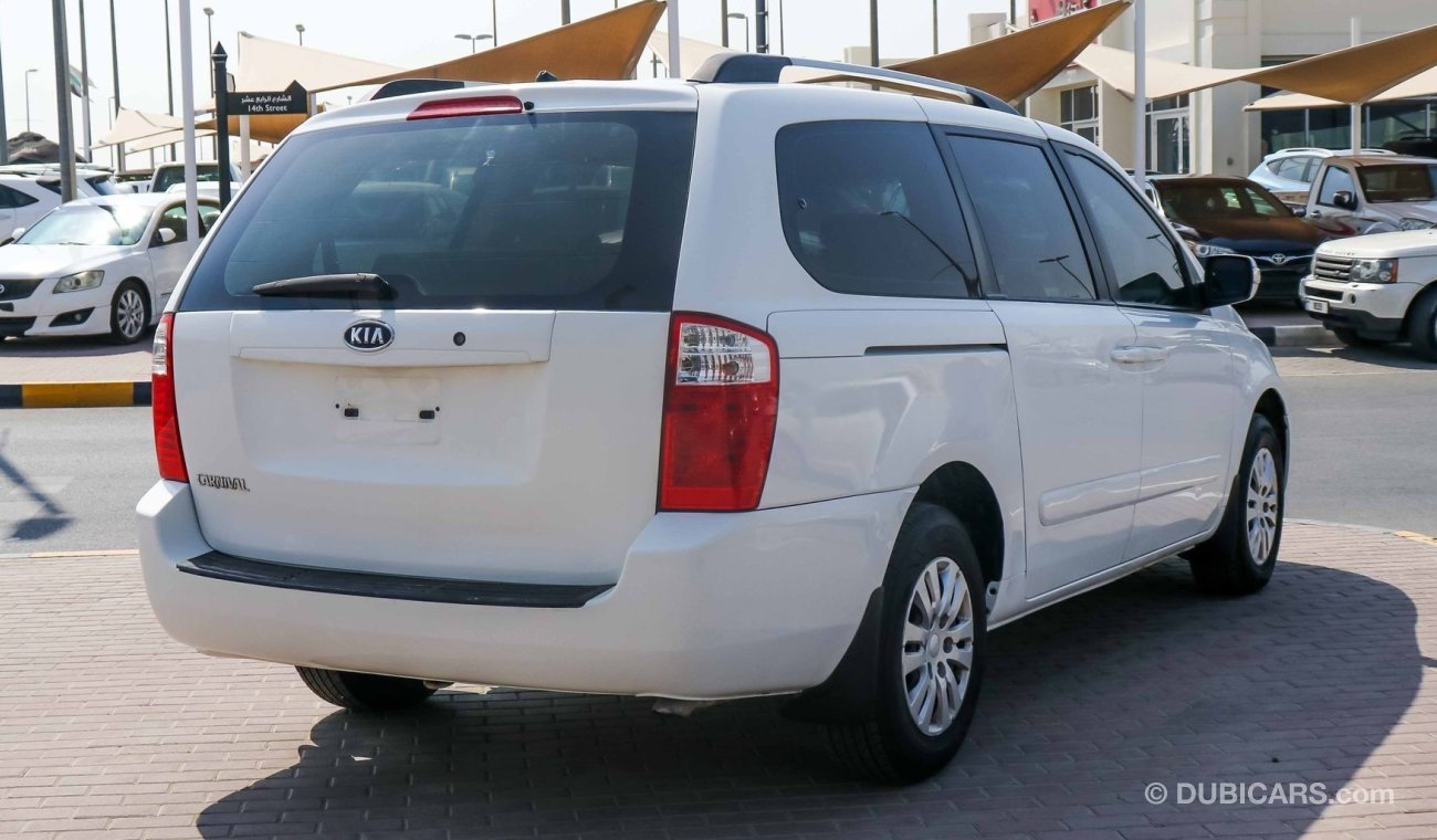 Kia Carnival