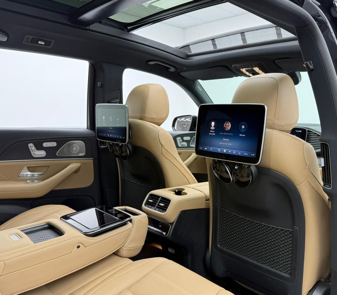 Mercedes-Benz GLS 580 2024 Mercedes Benz GLS580 4MATIC Night Package, 2029 MB Warranty + Service Pack, 7 Seater, GCC