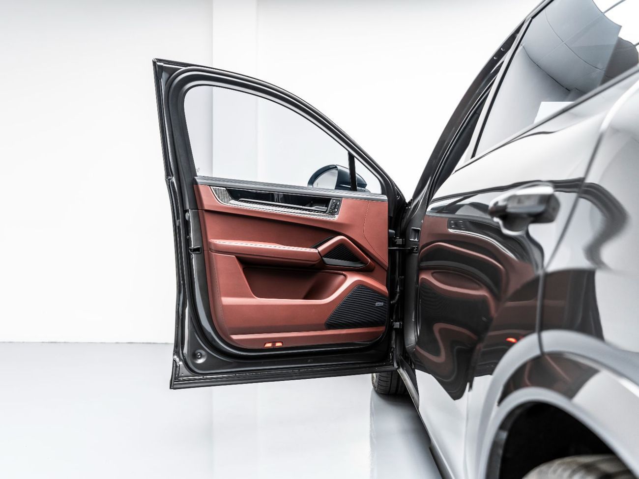 Porsche Cayenne 2024 Porsche Cayenne S Coupe, 2028 Porsche Warranty, Low KMs, GCC