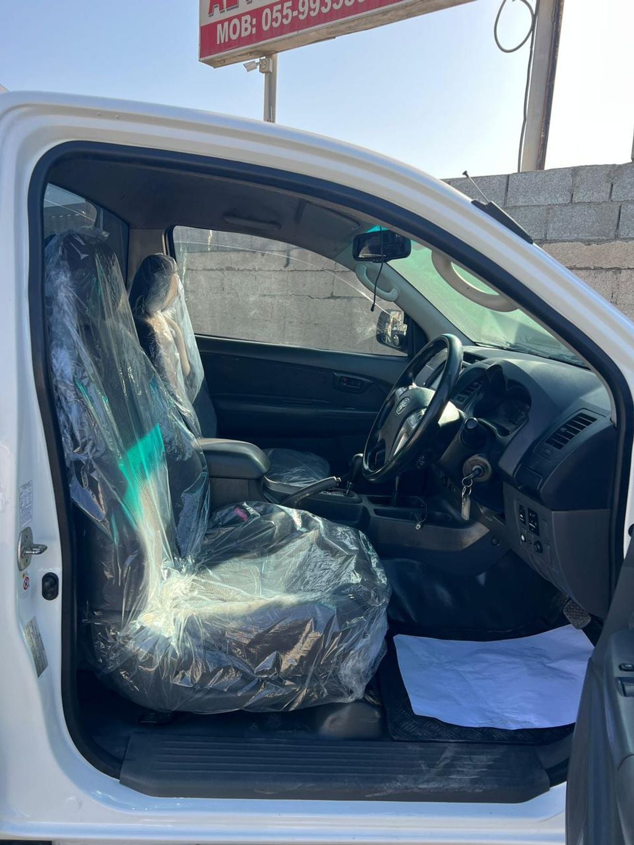 Toyota Hilux DL RIGHT HAND VEHICLE ONLY FOR EXPORT 3.0 LITER 4 CYLIENDER