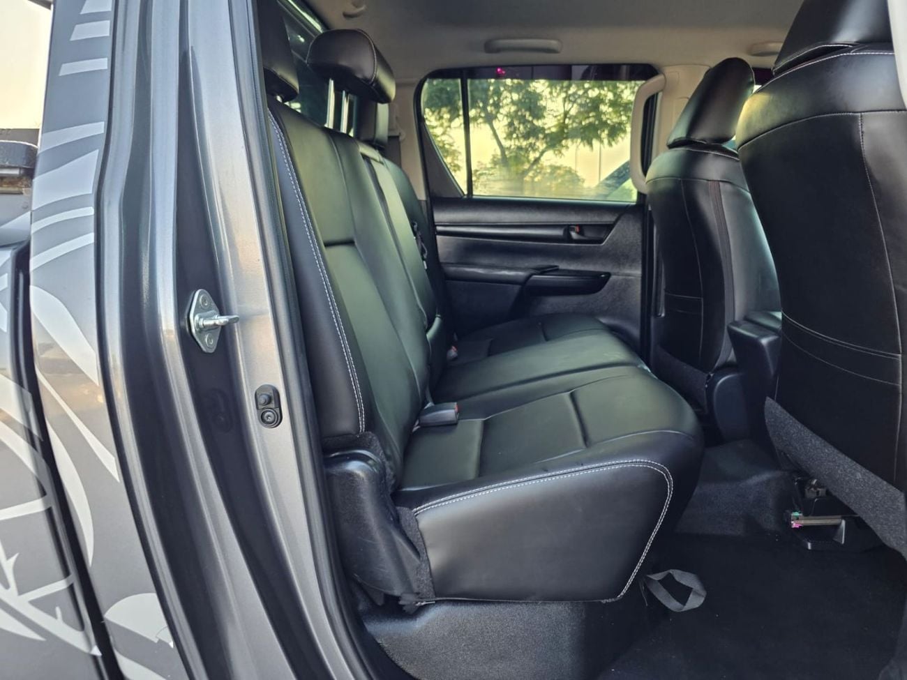 Toyota Hilux DOUBLE CABIN | RHD | 2021 | 2.8L DIESEL ENGINE | AUTOMATIC TRANSMISSION | NUDGE BAR